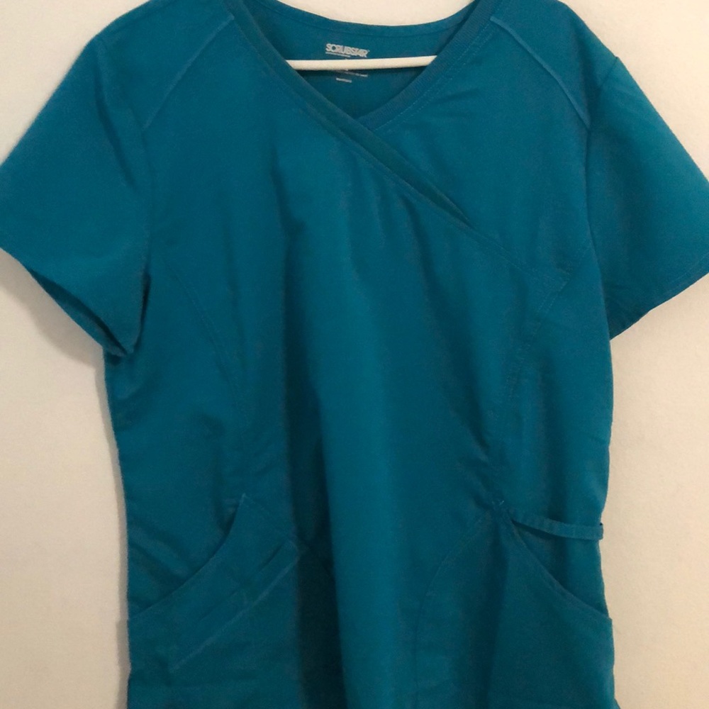 Scrub top
